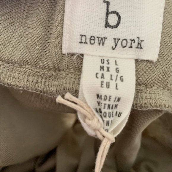 B New York woman’s baggy pants Silver/Sage New size large - Picture 9 of 10